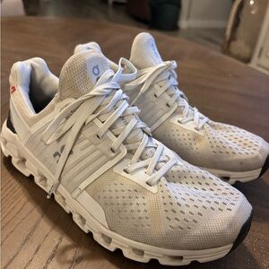 ON CLOUD SWIFT 4 White Athletic Running Shoes SIZE 8